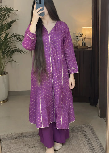 Royal Orchid – Purple Stitched Pishwas with Gold Detailing