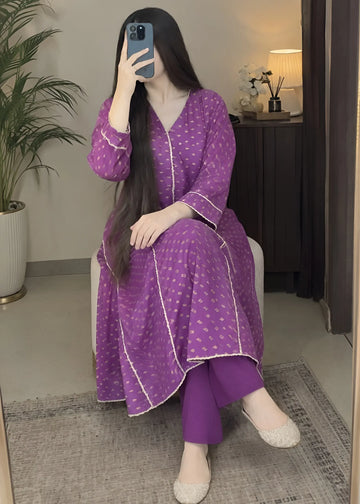 Royal Orchid – Purple Stitched Pishwas with Gold Detailing